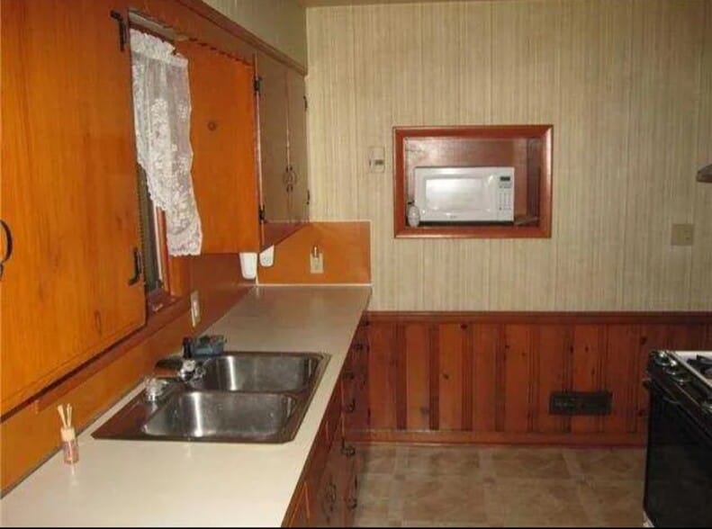 Building Photo - 2123 Eileen Rd