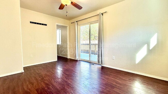 Building Photo - 302 Ashlin Ct