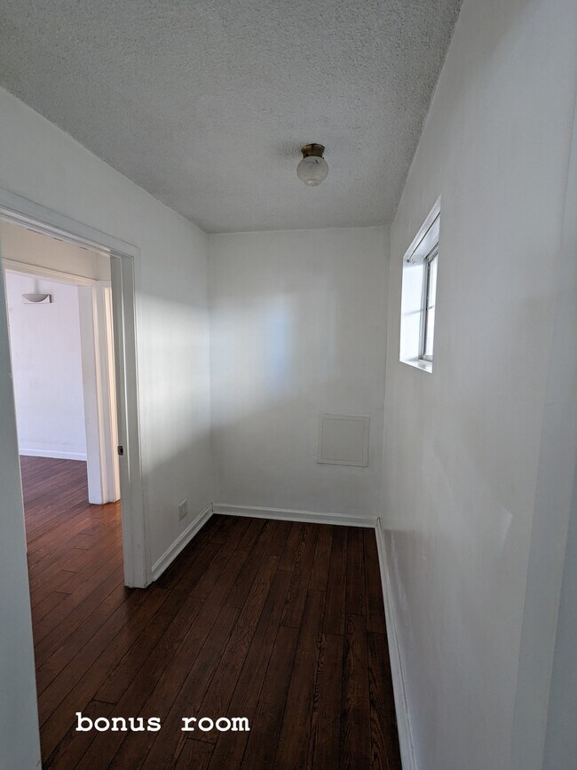 Building Photo - 3813 Huron Ave