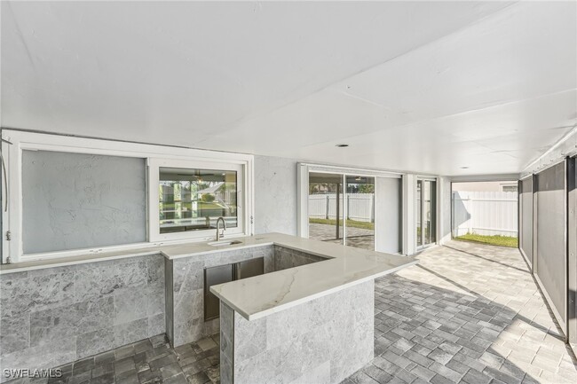 Building Photo - 3701 SE 17th Pl