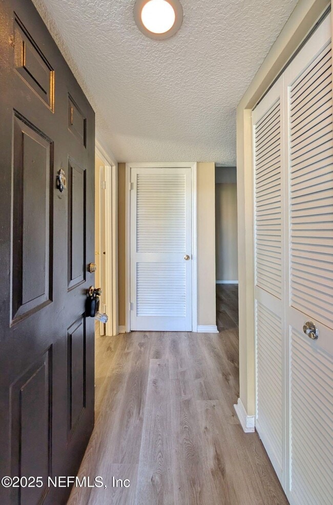 Building Photo - 10200 Belle Rive Blvd