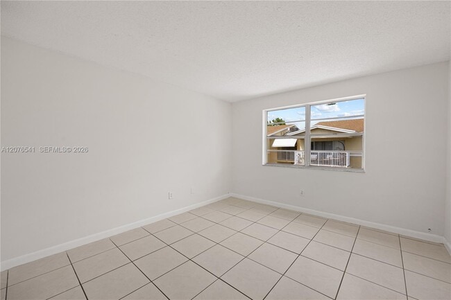 Building Photo - 4154 NW 79th Ave
