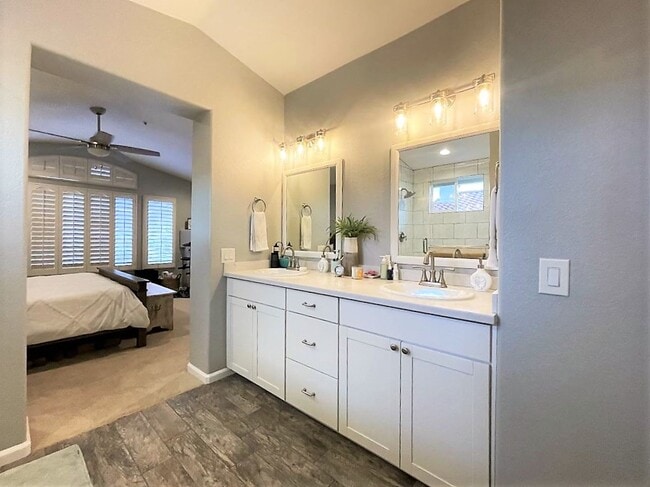 Building Photo - ***500 Move in Special*** Beautiful Single Family home with Large Backyard