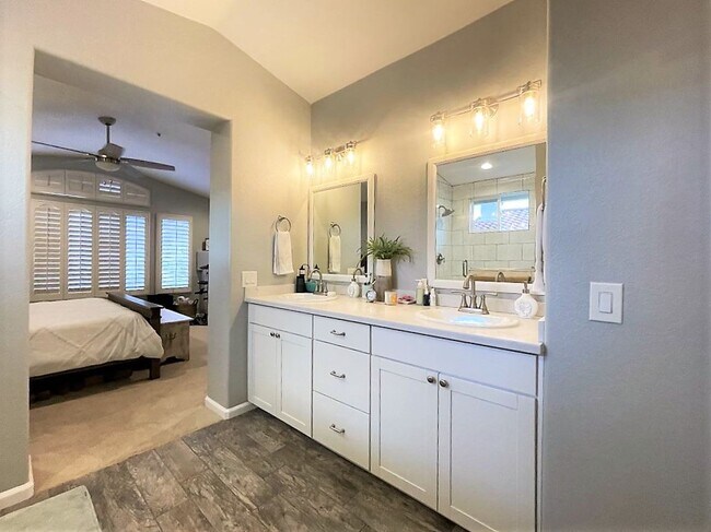 Building Photo - Beautiful Single Family home with Large Backyard