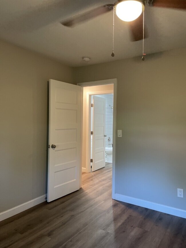Building Photo - 113 Owens Cir