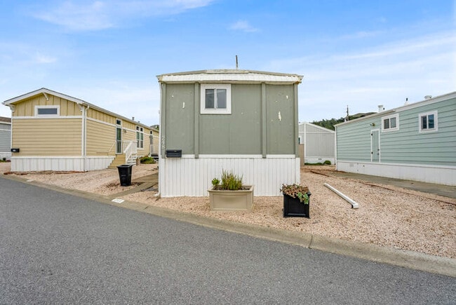 Building Photo - 248 2nd Ave