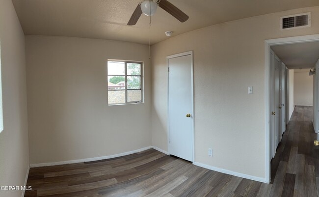 Building Photo - 5140 Tropicana Ave