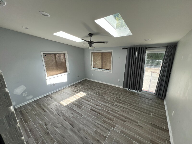 Building Photo - 643 47th St