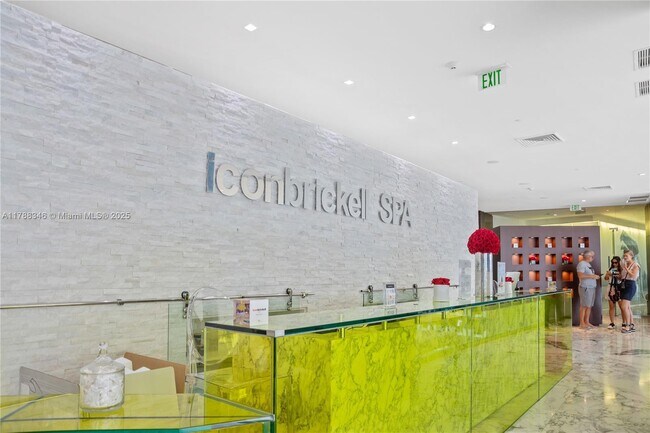 Building Photo - 495 Brickell Ave