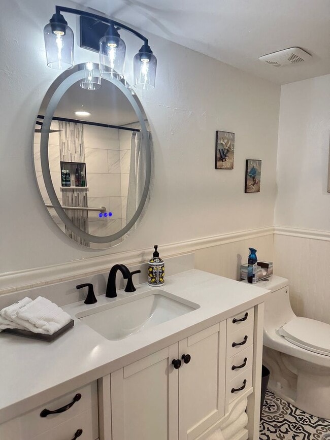 Building Photo - 6108 Whiskey Creek Dr