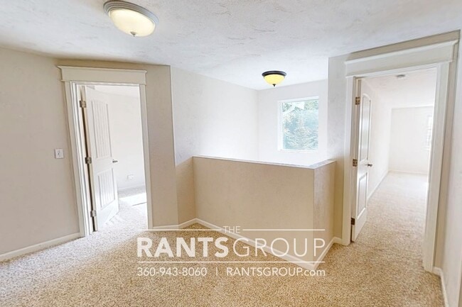 Building Photo - 4-bedroom, 2-bathroom Home with Green Belt in A Prime Location!