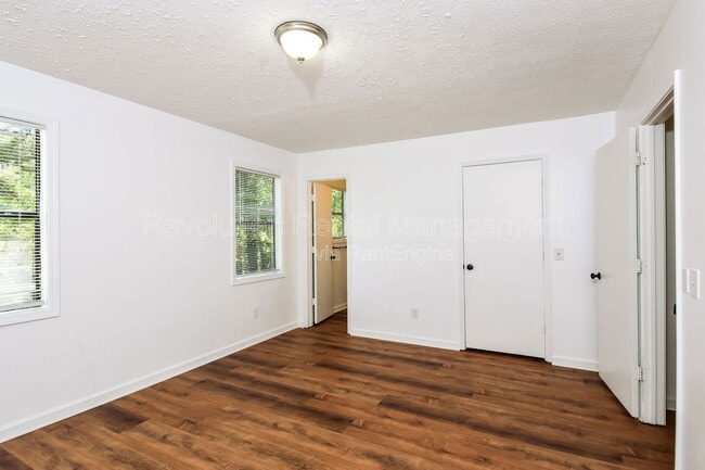 Building Photo - 462 Sandtown Rd SE