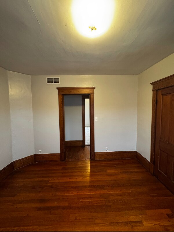 Building Photo - 311-1/2 S Main St