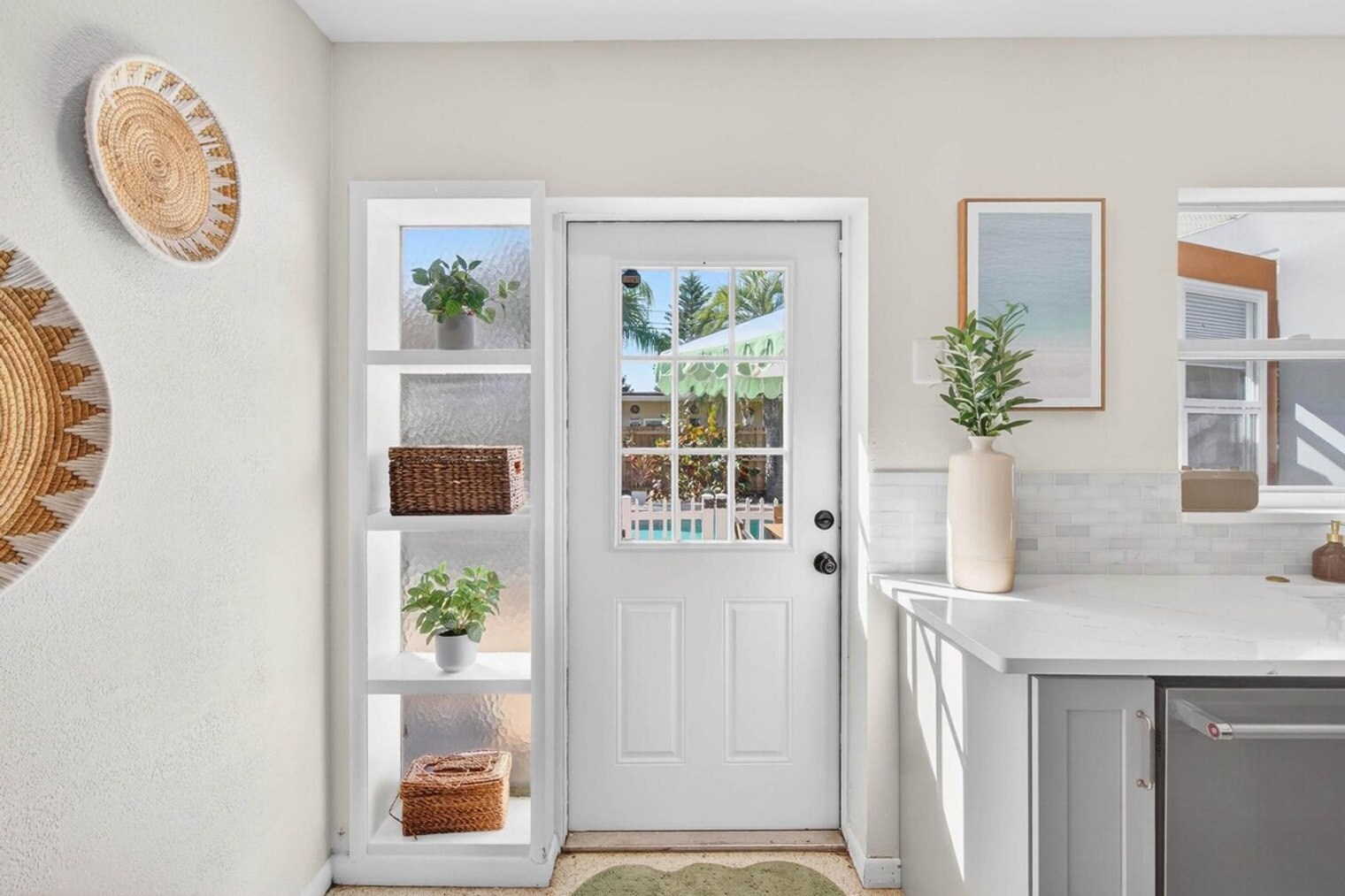 Building Photo - 13833 Dominica Dr