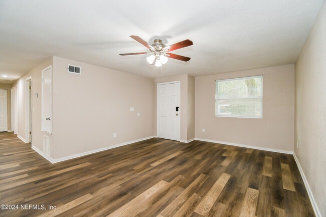 Building Photo - 1349 Eagle Cove Rd N