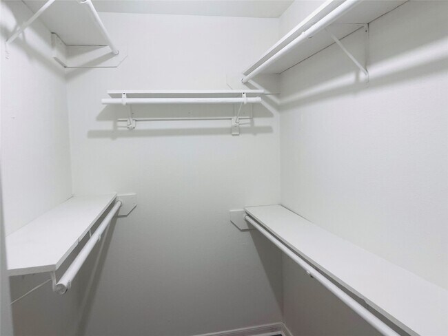 Building Photo - 3907 Windmill St