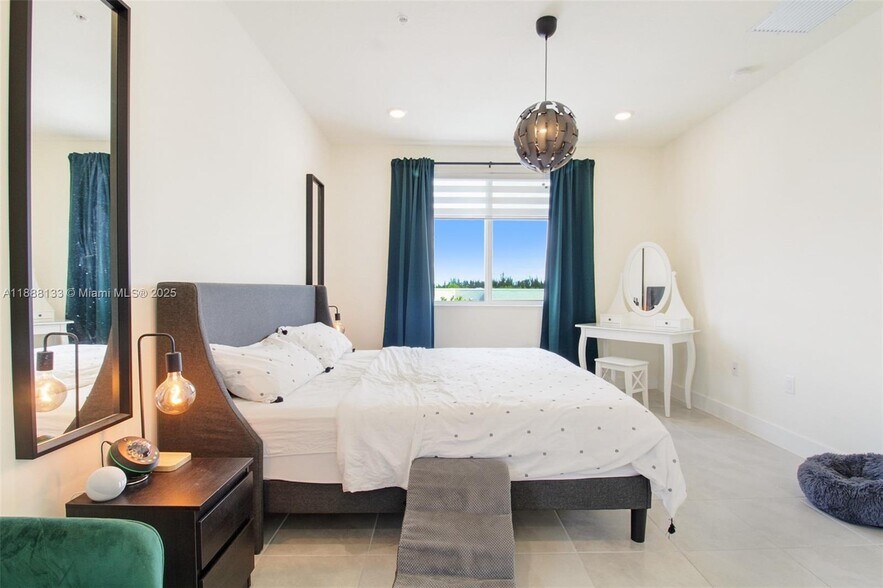 Building Photo - 10300 NW 66th St