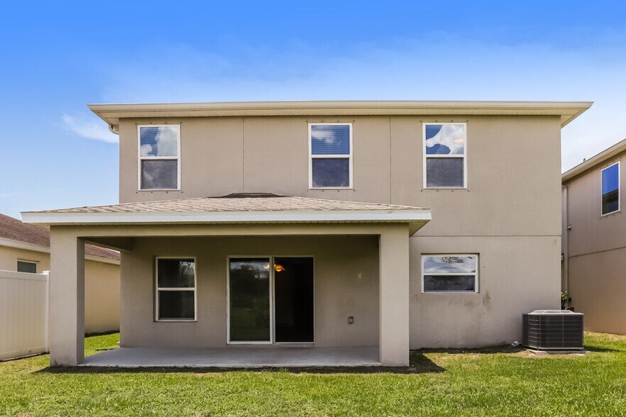 Building Photo - 10716 Southern Forest Dr