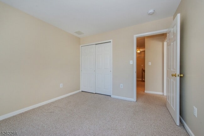 Building Photo - 228 Riverwalk Way