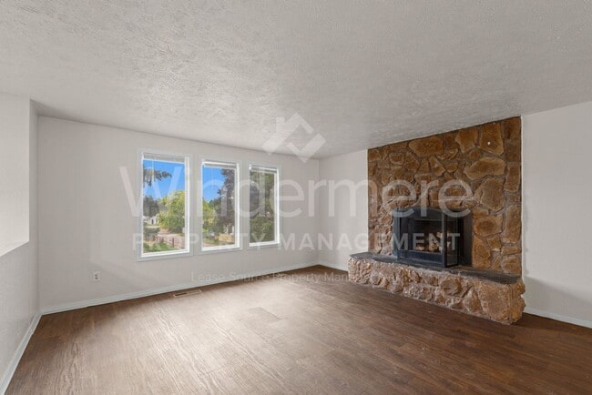 Building Photo - 3828 E 7th Ave