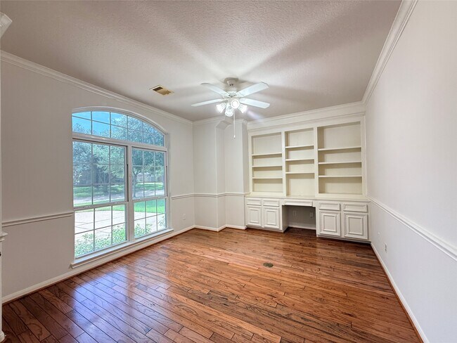 Building Photo - 17523 Laguna Trail Dr