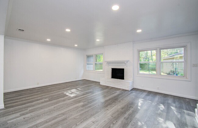 Building Photo - 674 Ravensworth Dr