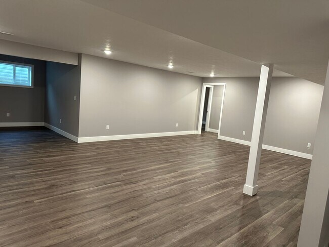 Building Photo - Castles Pines Duplex
