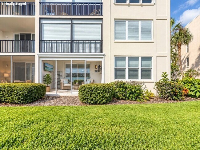 Building Photo - 7625 Sun Island Dr S