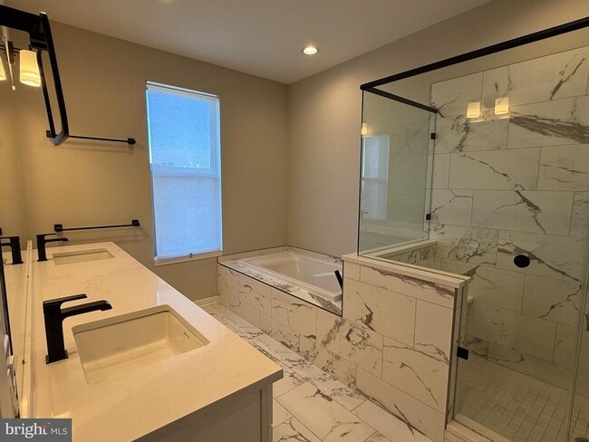 Building Photo - 3119 Pierview Ln