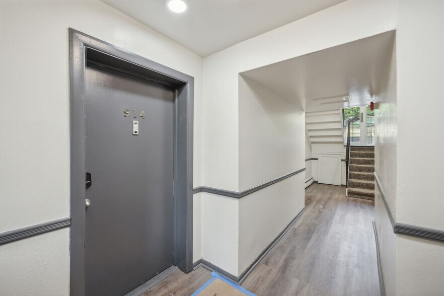 Building Photo - 1302 Wharton Dr