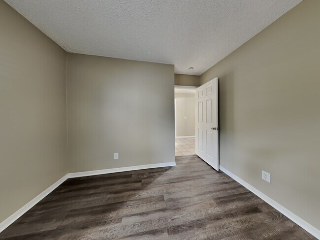Building Photo - 37 W Rubber Tree Dr
