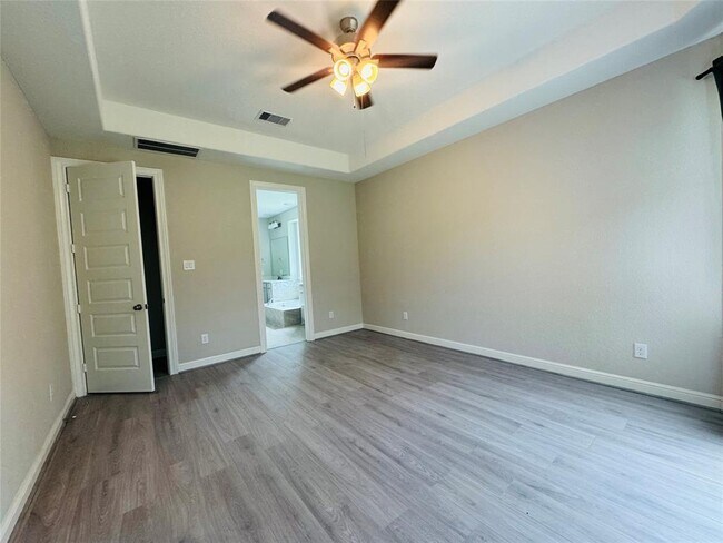 Building Photo - 4510 Shaded Arbor Way