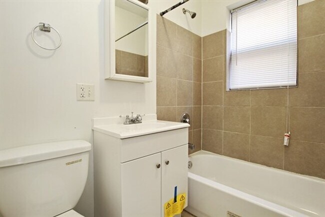 Building Photo - 6401 S Maplewood Ave Chicago, IL 60629