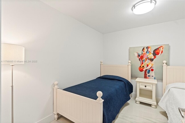 Building Photo - 6039 Collins Ave