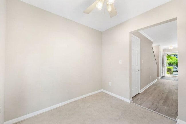 Building Photo - 439 Wynridge Dr