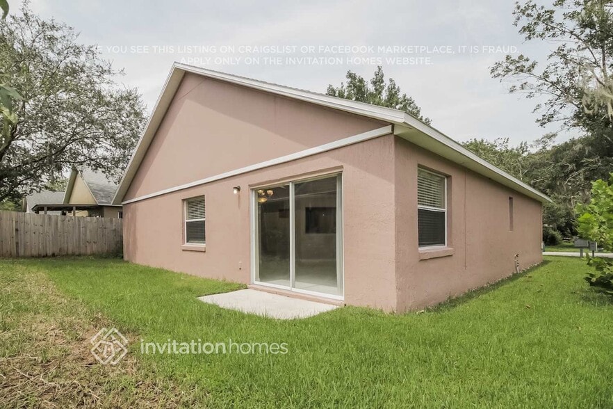 Building Photo - 428 Lancers Dr
