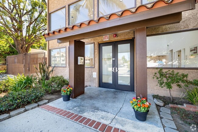 Building Photo - Sherman West Apartment Homes