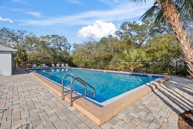 Building Photo - 7156 E Bank Dr