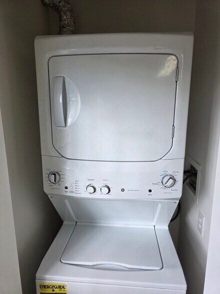 Building Photo - 1144 1st St NW