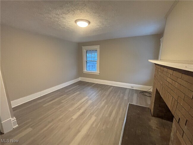 Building Photo - 408 S Arch Ave