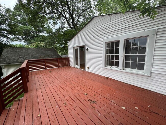 Building Photo - 611 Darlington Rd NE