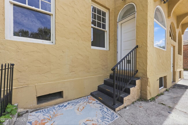 Building Photo - 1786 Challen Ave