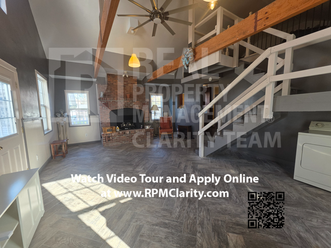 Building Photo - Available Now!!! 2 Bed/1 Bath Cottage on the Lake