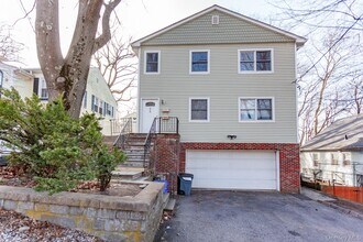 Building Photo - 55 Holland Ave