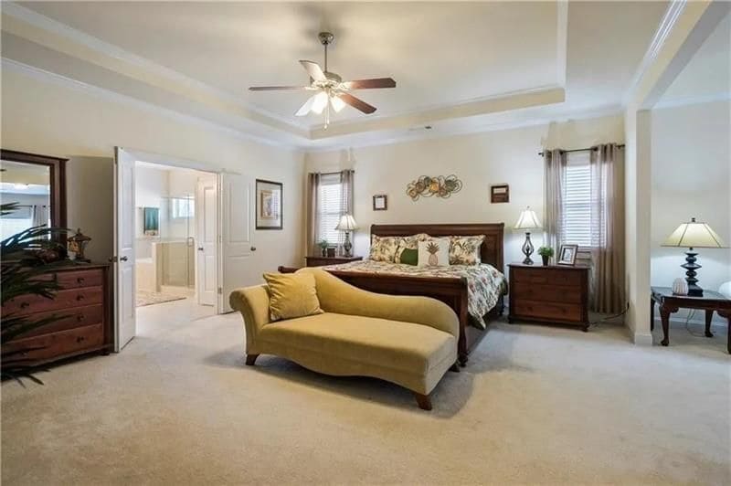 Building Photo - 1440 Dahlia Dr