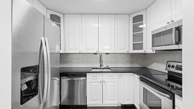 Building Photo - 6509 Liberty Ave