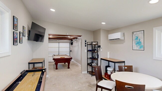 Building Photo - 9 Birch Dr