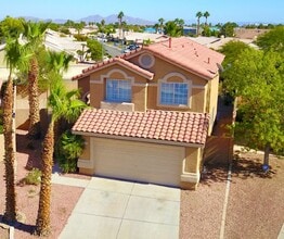 Building Photo - Fantastic 3 bed/2.5 bath in the Northwest ready for you!