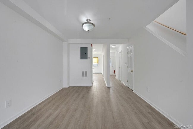 Building Photo - 38 Beekman Ave