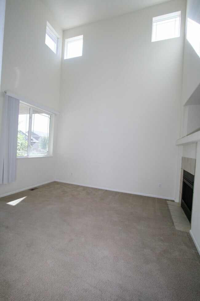 Building Photo - Beautiful 4 bedroom home available in Peyton!